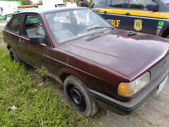 PRF recupera automóvel clonado e roubado e prende dois homens em Joinville, na BR 101 - foto 2
