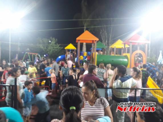 Praça Henrique Becker Filho é reinaugurada em Três de Maio - foto 2