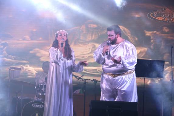 Espetáculo sobre o nascimento de Jesus e a representatividade do Natal