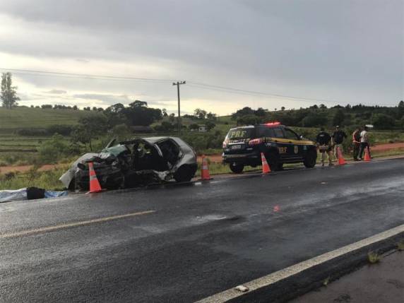 Ocorrência causou lentidão na rodovia; fila de carros chegou a dois quilômetros