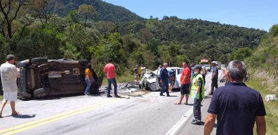 Acidente ocorreu por volta das 13h20 no km 118,7 da rodovia