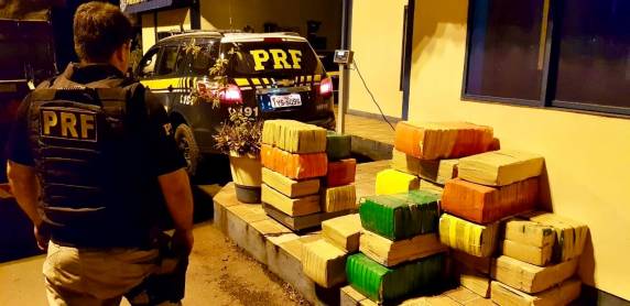 PRF prende traficante e apreende quase meia tonelada de maconha transportada em carreta em Sarandi - foto 3