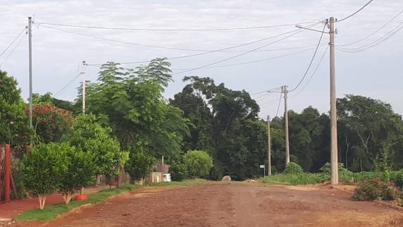 Uma briga entre vizinhos causou a morte de uma pessoa e deixou outras quatro feridas na madrugada desta segunda-feira
