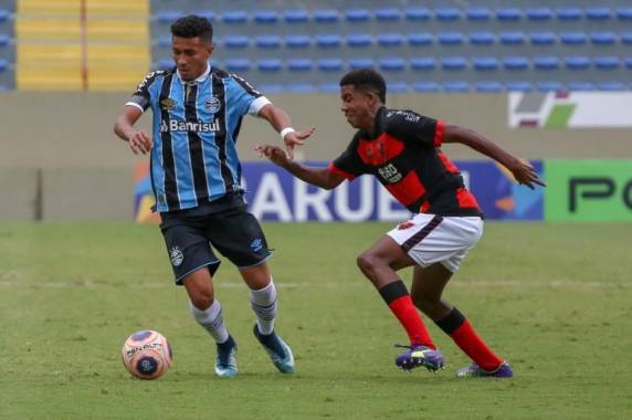 Time tricolor passou pelo clube paulista por 1 a 0, com gol de Elias