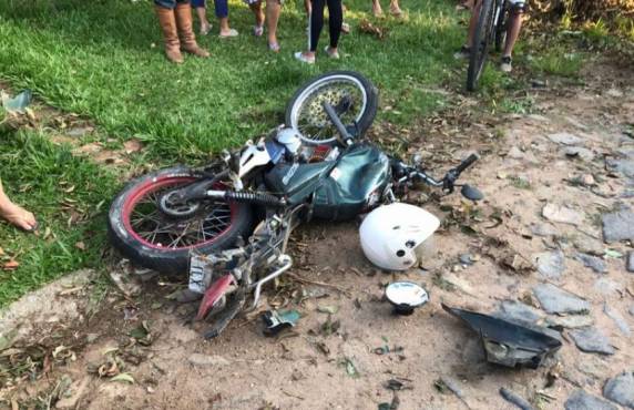 Homem que morreu estava em uma moto que foi atingida por viatura