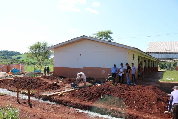 Prefeito de Três de Maio visita obras na área da saúde e educação - foto 3