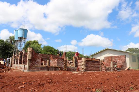 Prefeito de Três de Maio visita obras na área da saúde e educação - foto 4