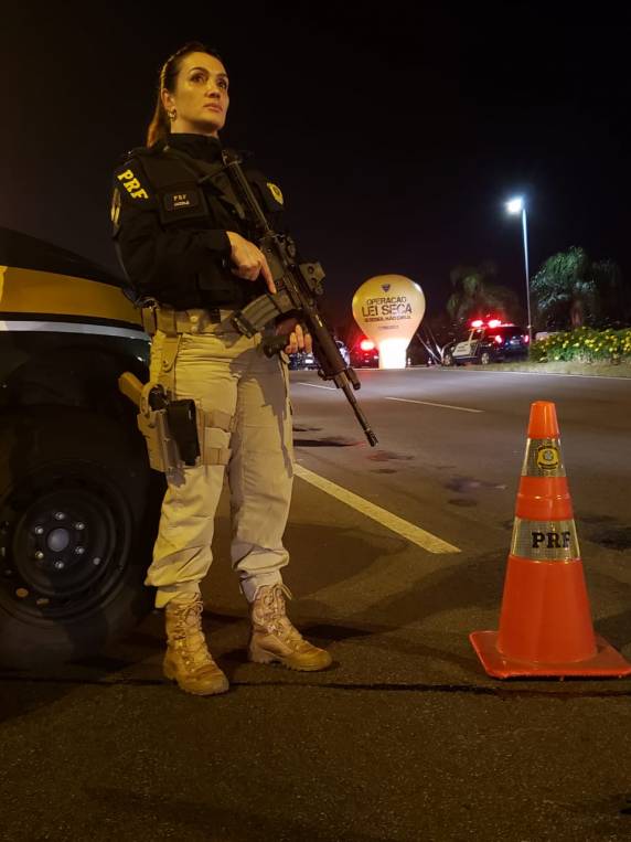 Operação conjunta de combate à alcoolemia da PRF, PM e GMF na entrada e saída de Florianópolis - foto 3