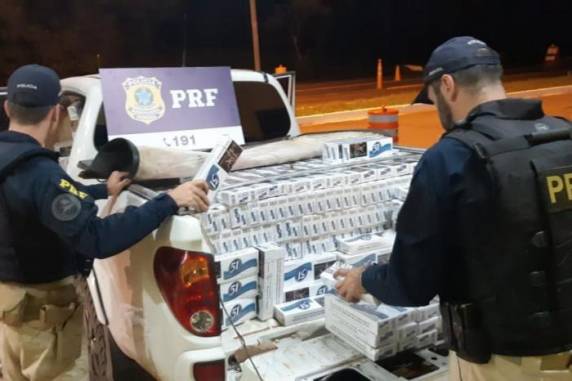 Condutor de 32 anos tentou fugir da abordagem, mas acabou preso