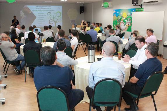 Reuniões e Assembleias de Núcleos são tradicionais práticas, alinhadas aos princípios universais do cooperativismo e aos valores sistêmicos do Sicredi.