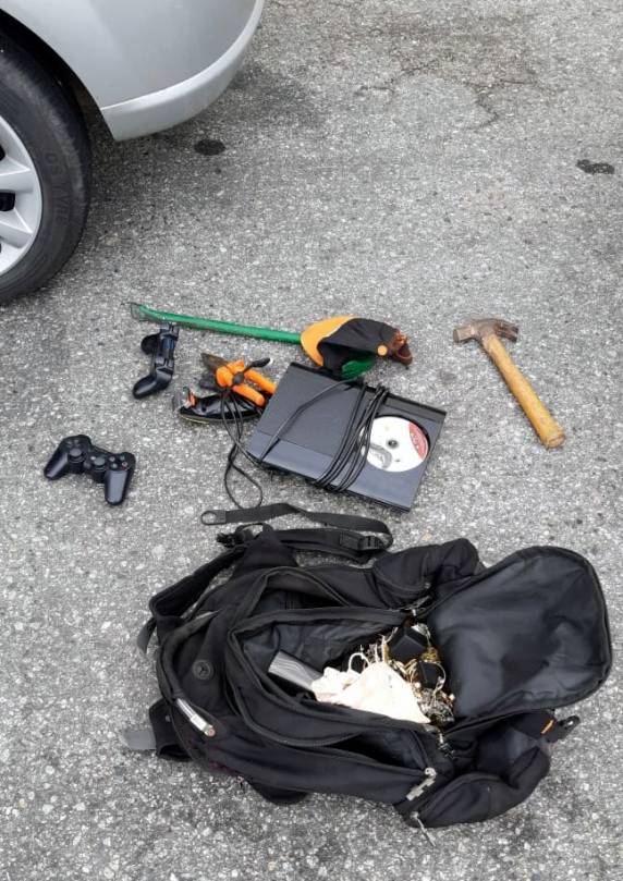 Homens são presos com objetos furtados na BR 101 em Biguaçu - foto 3