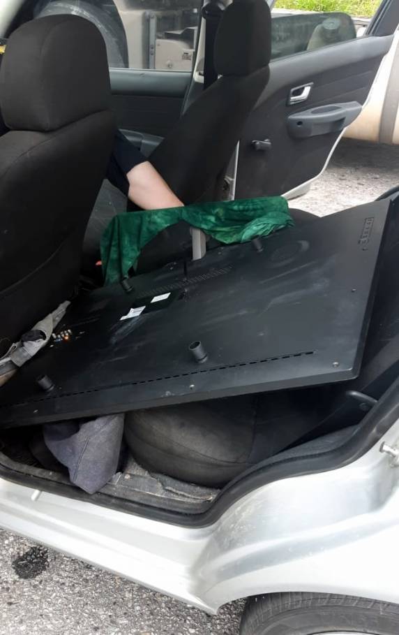 Homens são presos com objetos furtados na BR 101 em Biguaçu - foto 2