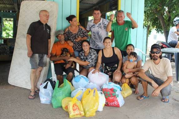 Grupos se mobilizaram para arrecadar roupas e alimentos para o homem, que foi acusado de maus-tratos a animais