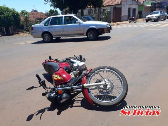 Acidente envolve carro e moto na Rua Horizontina no Centro de Três de Maio - foto 3