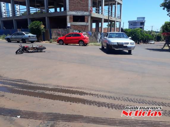 Acidente envolve carro e moto na Rua Horizontina no Centro de Três de Maio - foto 5