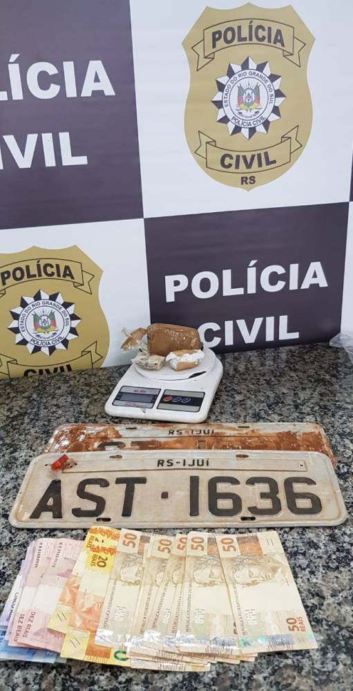 Homem e mulher são presos pela Polícia Civil de Santo Ângelo no combate ao tráfico de drogas - foto 4