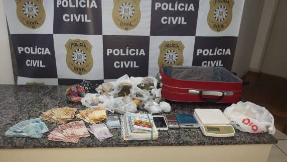 Homem e mulher são presos pela Polícia Civil de Santo Ângelo no combate ao tráfico de drogas - foto 3