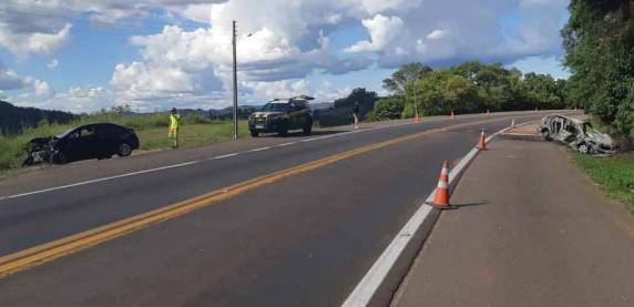 Com a força do impacto o veículo com placas de Lajeado pegou fogo