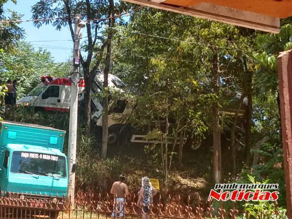 Motorista de caminhão fica ferido em colisão traseira na RS 342, no Bairro Carolina em Três de Maio - foto 2
