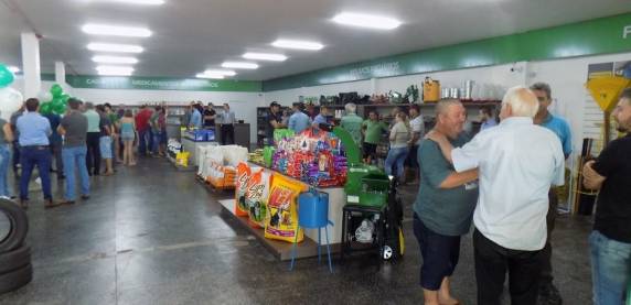 Cotrimaio apresenta nova Loja Agropecuária aos associados e clientes de Horizontina - foto 5