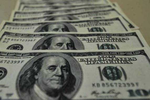 Moeda americana estava em trajetória de alta com a queda de juros no Brasil