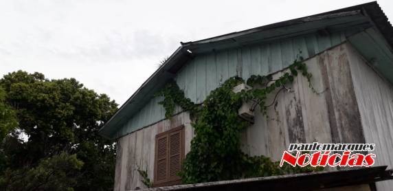 Moradores da Vila Operária em Horizontina, reclamam de situação de casa sem morador - foto 3