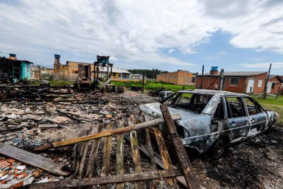 Incêndio mata duas mulheres e deixa cinco feridos em Capão da Canoa - foto 2