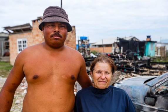 Incêndio mata duas mulheres e deixa cinco feridos em Capão da Canoa - foto 7