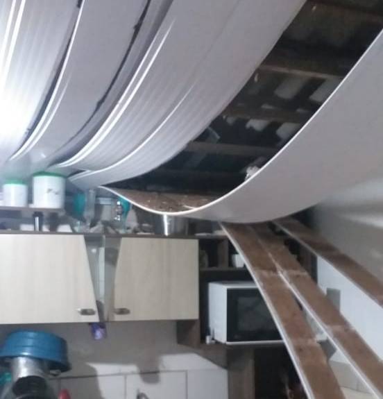 Motorista perde o controle de veículo que atinge uma casa em Ijuí - foto 4