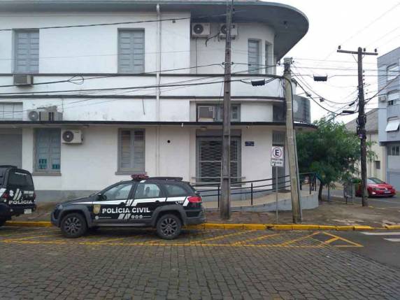 Vítima foi forçada a ir até um mato com o criminoso