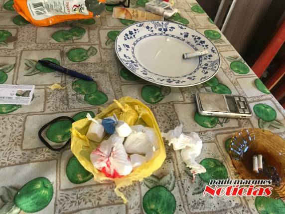 Polícia Civil prende dois homens e uma mulher, e apreende uma adolescente por tráfico de drogas, em Três de Maio - foto 2