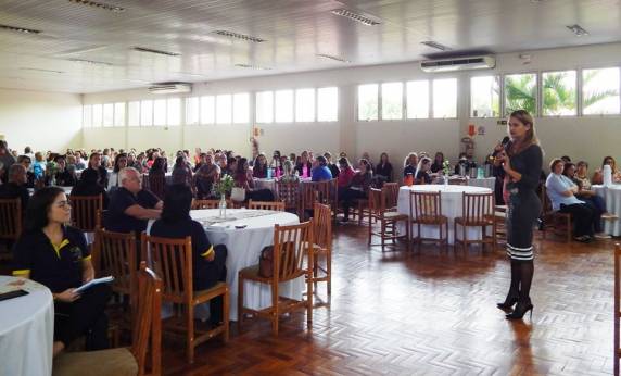 Performance humana para o século XXI é tema de palestra para profissionais das Apaes da região - foto 3