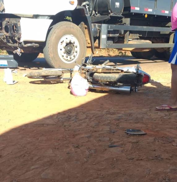 Colisão frontal entre caminhão e moto deixa uma pessoa ferida em Ijuí - foto 2
