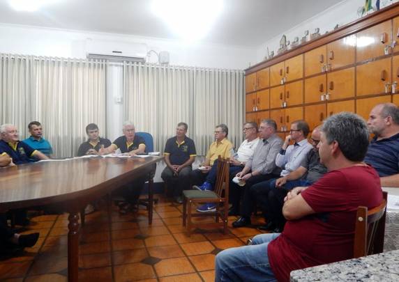Diretoria da Apae de Três de Maio realiza a primeira reunião do ano - foto 2