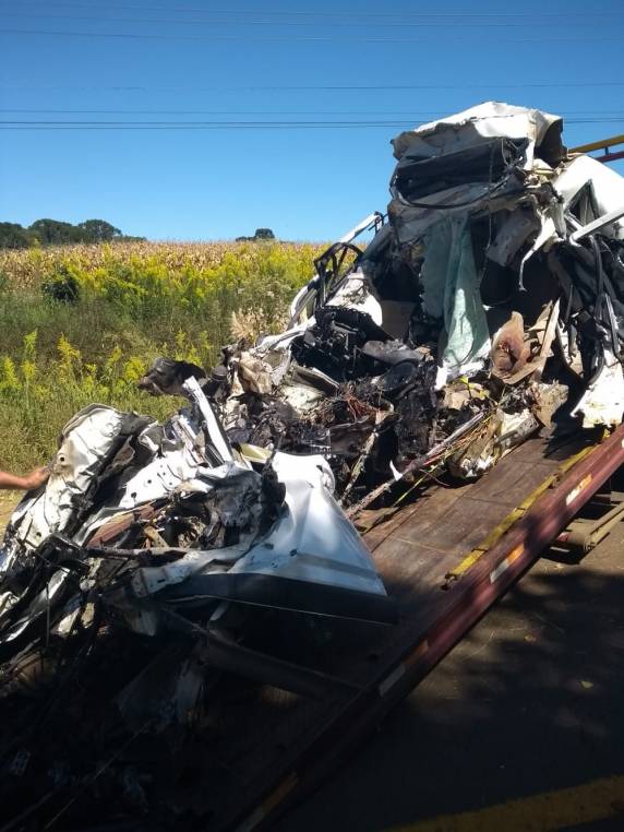 Universitário de 18 anos morre em acidente entre carro e caminhão no Oeste de SC - foto 3