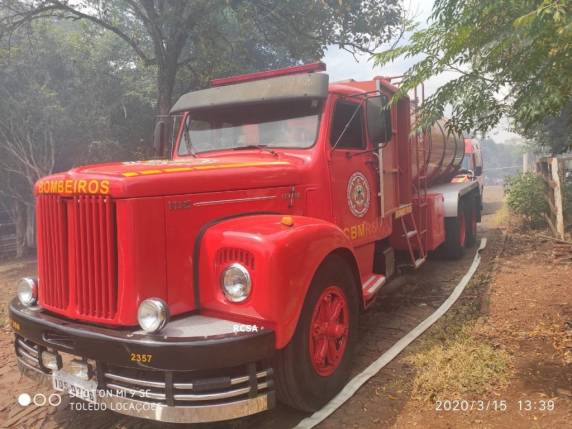 Incêndio consome residência no Bairro Haller em Santo Ângelo - foto 2
