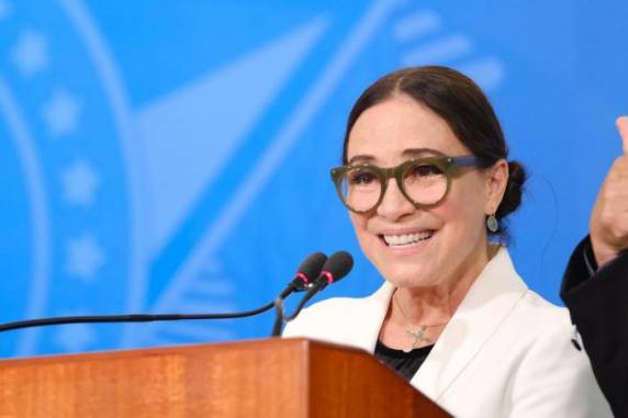 Regina deve aproveitar as próximas semanas para acalmar ânimos e angariar apoios