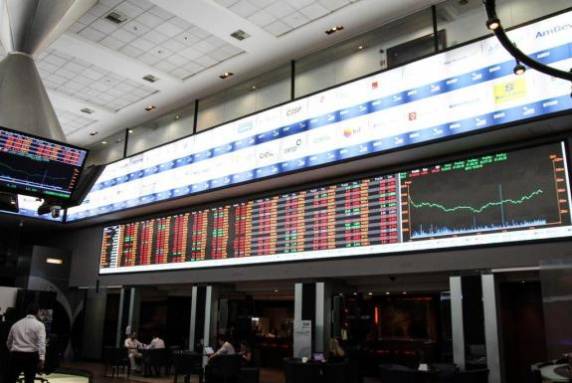 Ibovespa fechou a sexta no menor patamar desde agosto de 2017