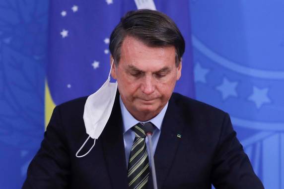 O presidente afirmou ter feito dois exames para constatar a eventual presença do coronavírus e alega terem dado negativo