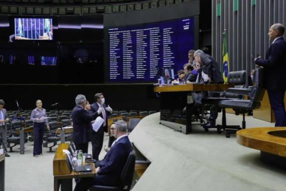 Valor será concedido durante três meses para afetados pela crise sanitária e pode chegar a R$ 1,2 mil por família