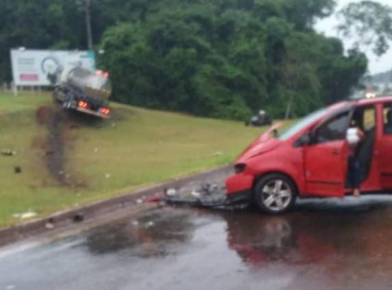 Acidente entre caminhão e automóvel deixa seis pessoas feridas em Santa Rosa - foto 4