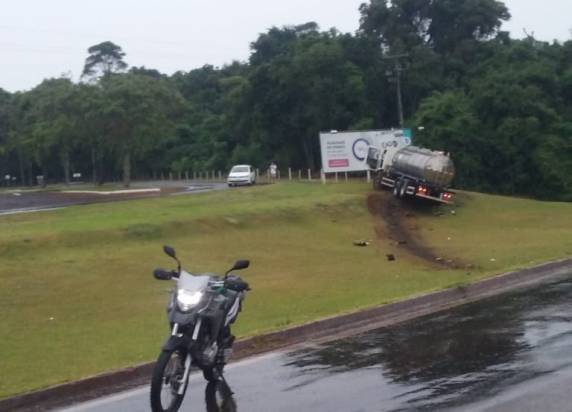 Acidente entre caminhão e automóvel deixa seis pessoas feridas em Santa Rosa - foto 2