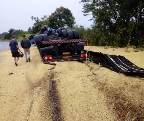 Acidente ocorreu na tarde deste sábado