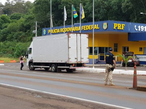 PRF promove Campanha Siga em Frente, Caminhoneiro, em Ijuí - foto 2