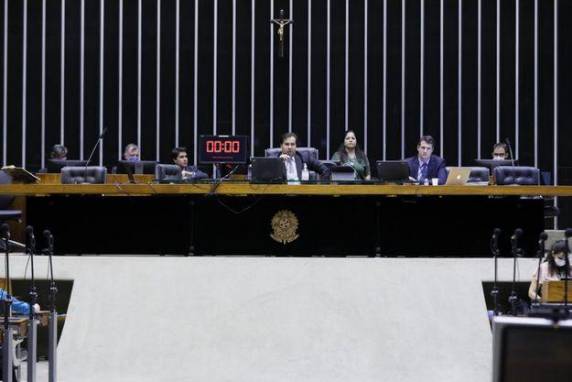 Proposta, que ainda precisa ser apreciada pelo Senado, dá ao governo federal liberdade financeira e possibilidade de endividamento para atuar durante pandemia