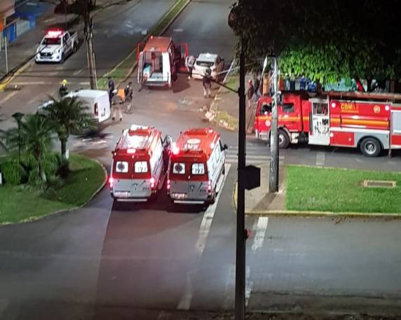 Colisão em rótula deixa uma pessoa ferida, e carro tombado, em Santo Ângelo - foto 3