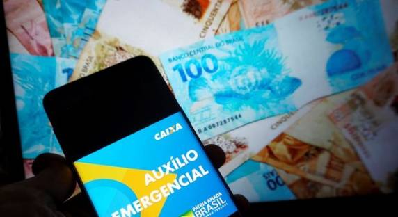 Mulheres chefes de família fazem parte do segundo lote do benefício, que será pago em dobro
