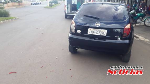 Motocicleta bate na traseira de automóvel no Centro de Crissiumal - foto 3