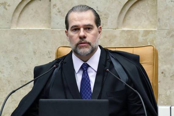 Na primeira sessão do plenário da Corte por videoconferência, os magistrados mandaram diversos recados ao Palácio do Planalto