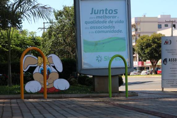 Bicicletários são instalados em Três e Maio - foto 2